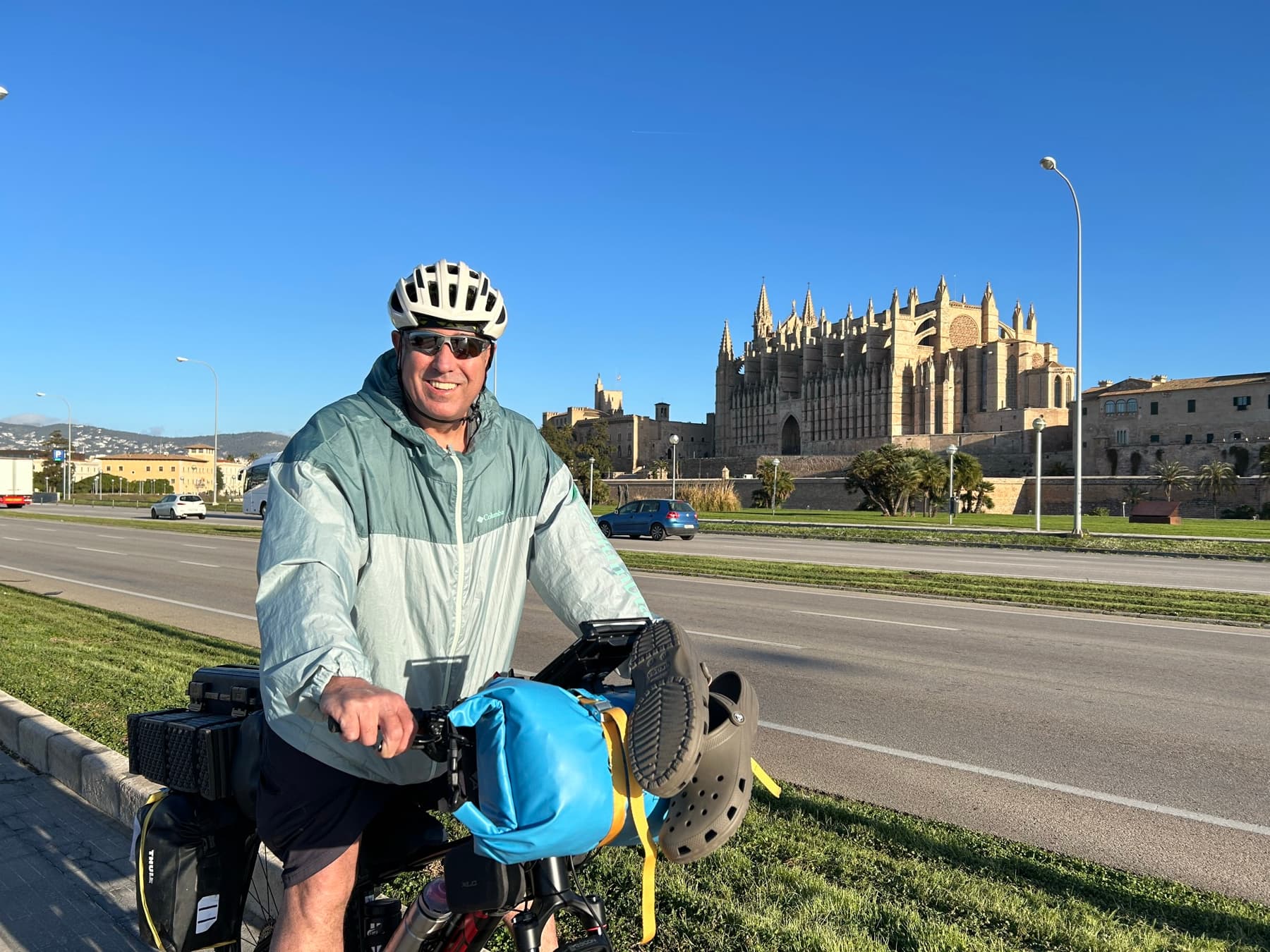 Angel with the bicycle in front of Palma cathedral